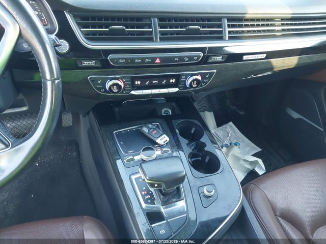 Audi Q7 3.0t Premium 2018 WA1VAAF77JD010297 Image 11