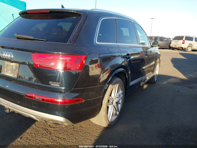 Audi Q7 3.0t Premium 2018 WA1VAAF77JD010297 Image 4