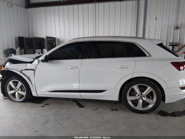 Продажа на аукционе авто 2019 Audi E-tron Premium Plus, vin: WA1LAAGEXKB024227, номер лота: 45674438