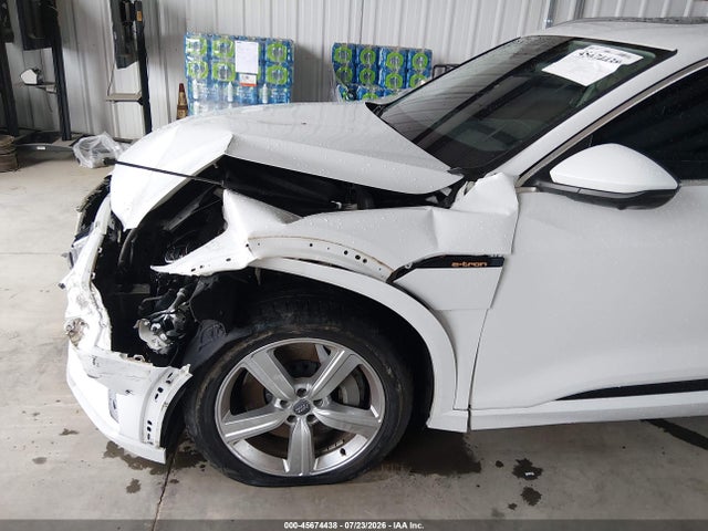 Продажа на аукционе авто 2019 Audi E-tron Premium Plus, vin: WA1LAAGEXKB024227, номер лота: 45674438