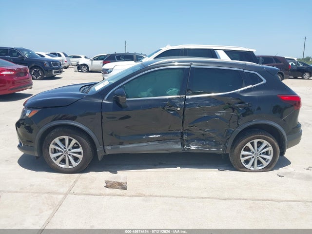JN1BJ1CP2KW530428 Nissan Rogue Sport Sv