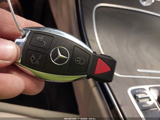 45674540 :رقم المزاد ، 55SWF4KB8GU172205 vin ، 2016 Mercedes-benz C 300 4matic مزاد بيع