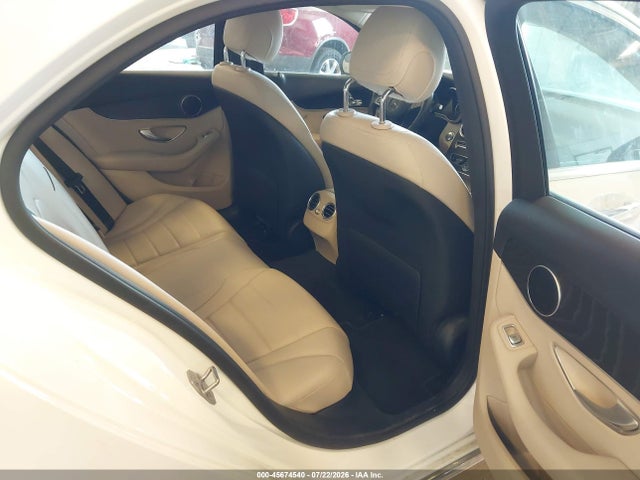 45674540 :رقم المزاد ، 55SWF4KB8GU172205 vin ، 2016 Mercedes-benz C 300 4matic مزاد بيع