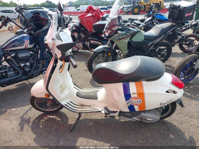Vespa Sprint 150 3v 2017 ZAPM818G8H5401844 Image 13