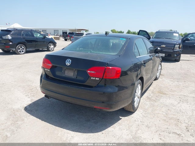 45674656 :رقم المزاد ، 3VWDX7AJ3DM370758 vin ، 2013 Volkswagen Jetta 2.5l Se مزاد بيع