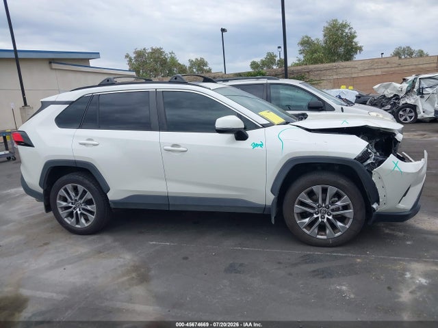 Toyota Rav4 Xle Premium 2022 2T3A1RFV1NW304160 Image 13