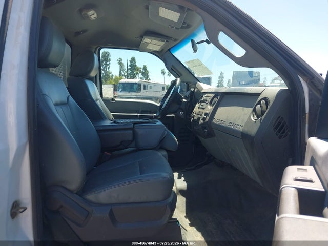 Ford F-550 Chassis Xl 2016 1FDUF5HT6GEC16794 Image 5
