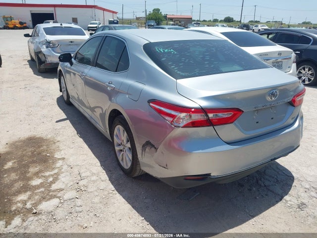 Auction sale of the 2018 Toyota Camry Le, vin: 4T1B11HK3JU039303, lot number: 45674893