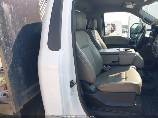 Ford F-550 Chassis Xl 2019 1FDUF5GT2KDA12672 Image 8