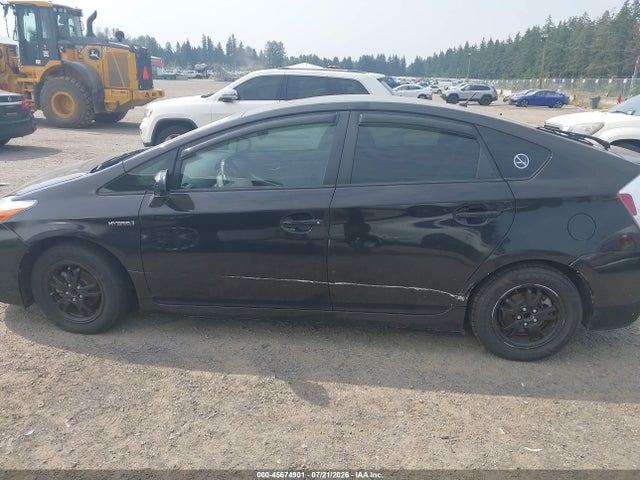 Toyota Prius Two 2014 JTDKN3DU6E0360924 Image 14