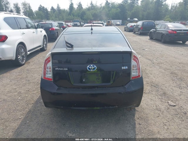 Toyota Prius Two 2014 JTDKN3DU6E0360924 Image 16