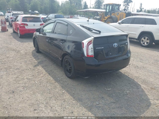 Toyota Prius Two 2014 JTDKN3DU6E0360924 Image 3