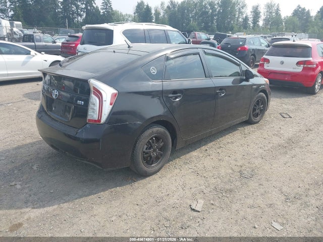 Toyota Prius Two 2014 JTDKN3DU6E0360924 Image 4