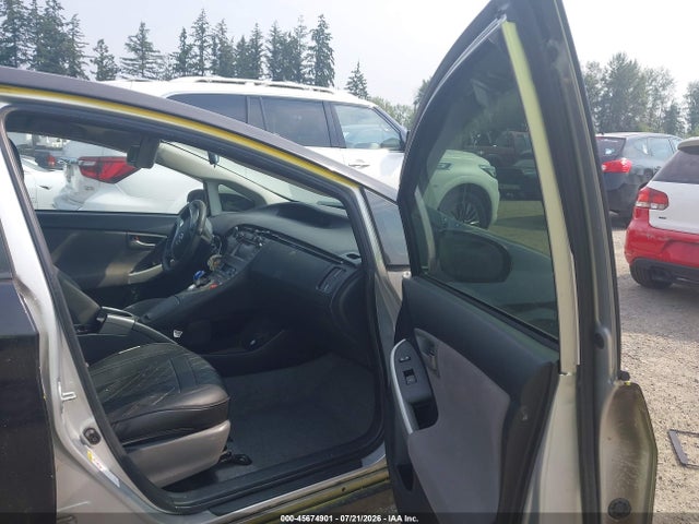 Toyota Prius Two 2014 JTDKN3DU6E0360924 Image 5