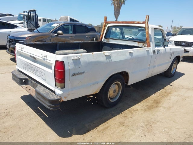 1984 Mazda B2000 Long Bed მანქანა იყიდება აუქციონზე, vin: JM2UC2214E0830249, აუქციონის ნომერი: 45674916