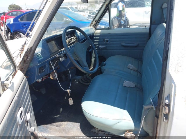 1984 Mazda B2000 Long Bed მანქანა იყიდება აუქციონზე, vin: JM2UC2214E0830249, აუქციონის ნომერი: 45674916