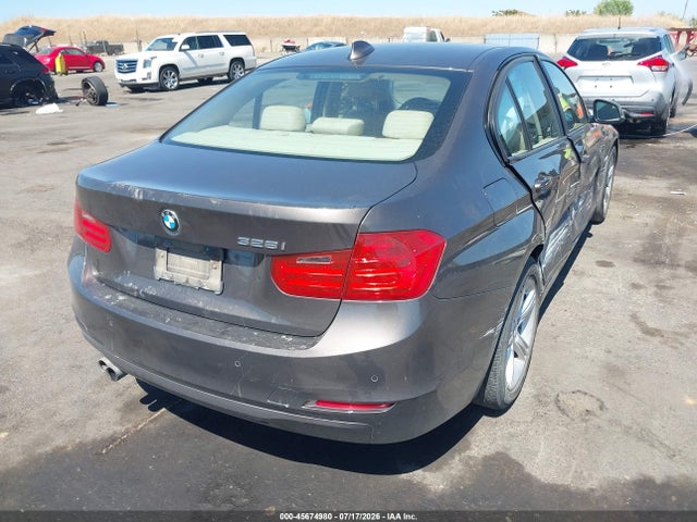 WBA3C1C52FK118918 BMW 328I