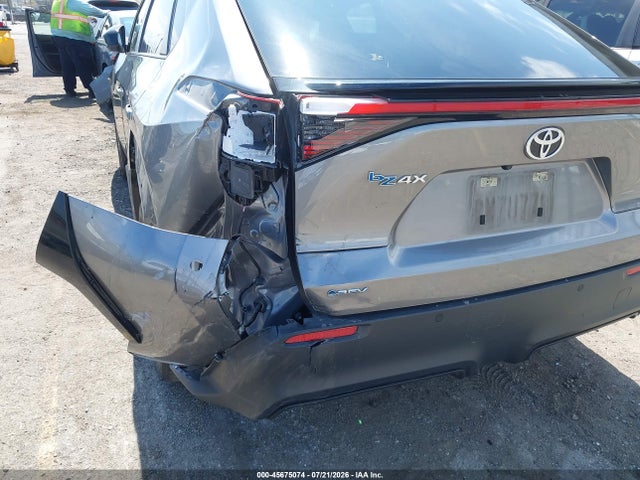 Toyota BZ4X XLE 2024 JTMAAAAA1RA041503 Image 6