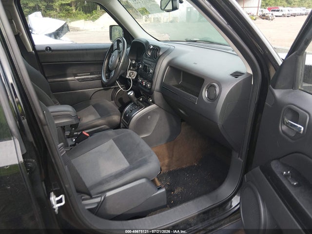 2016 Jeep Patriot Latitude მანქანა იყიდება აუქციონზე, vin: 1C4NJRFB8GD580410, აუქციონის ნომერი: 45675121