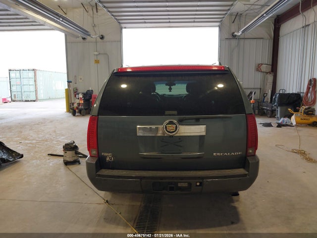 Продажа на аукционе авто 2010 Cadillac Escalade Esv Luxury, vin: 1GYUKHEFXAR243796, номер лота: 45675142