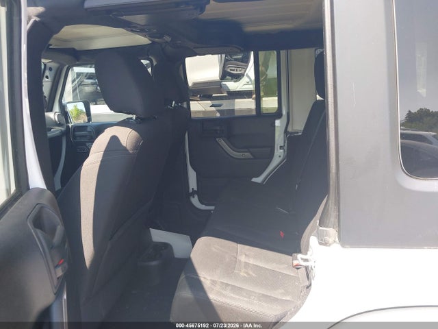 1C4BJWDG6GL137761 Jeep Wrangler Unlimited Sport
