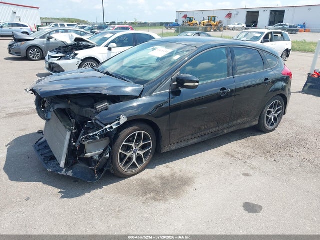 Ford FOCUS SE 2015 1FADP3K29FL254039 Image 2