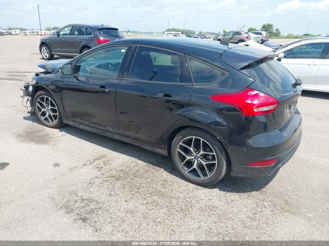 Ford FOCUS SE 2015 1FADP3K29FL254039 Image 3