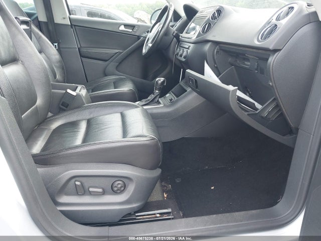 45675238 :رقم المزاد ، WVGUV7AX2HW509602 vin ، 2017 Volkswagen Tiguan 2.0t Sport مزاد بيع