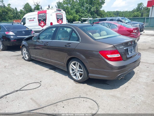 45675289 :رقم المزاد ، WDDGF8AB1EA914633 vin ، 2014 Mercedes-benz C 300 Sport 4matic مزاد بيع