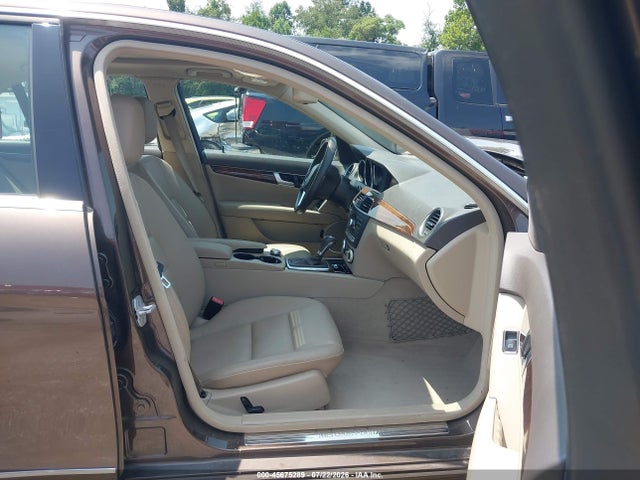45675289 :رقم المزاد ، WDDGF8AB1EA914633 vin ، 2014 Mercedes-benz C 300 Sport 4matic مزاد بيع