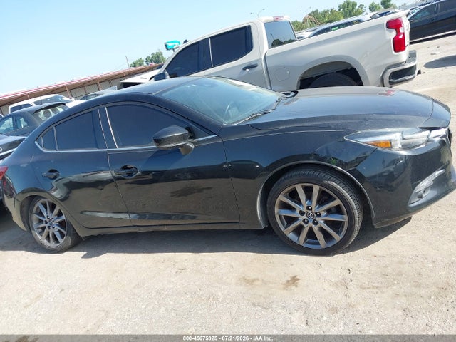 45675325 :رقم المزاد ، 3MZBN1W39JM205300 vin ، 2018 Mazda Mazda3 Grand Touring مزاد بيع