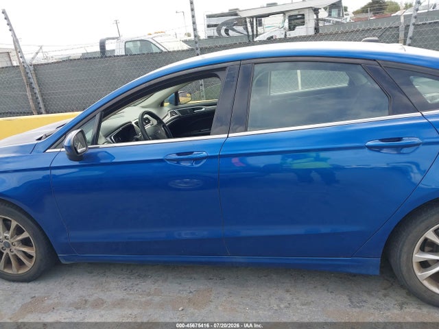 3FA6P0HD1HR313055 Ford FUSION SE