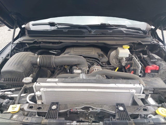 1C6SRFRT9KN781645 RAM 1500 Laramie 4x4 6&#039;4 Box