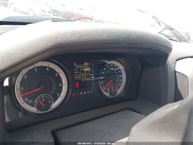 45675472 :رقم المزاد ، 1C6RR7KT3KS506370 vin ، 2019 Ram 1500 Classic Express  4x4 5'7 Box مزاد بيع