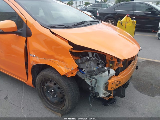 Toyota Prius C Three 2015 JTDKDTB36F1106834 Image 6