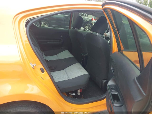 Toyota Prius C Three 2015 JTDKDTB36F1106834 Image 8