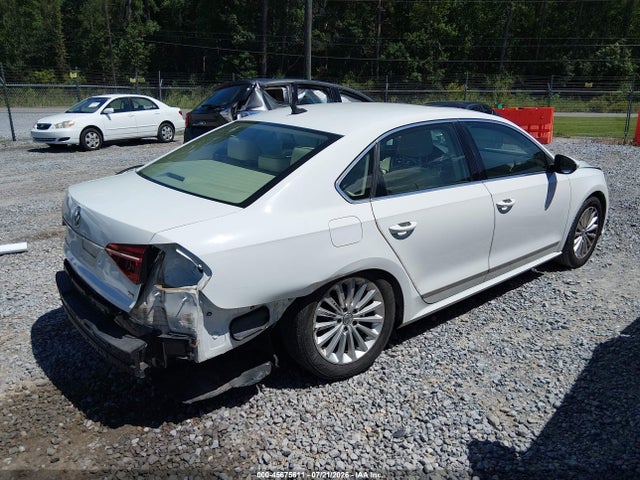 1VWBT7A36HC039958 Volkswagen Passat 1.8t Se
