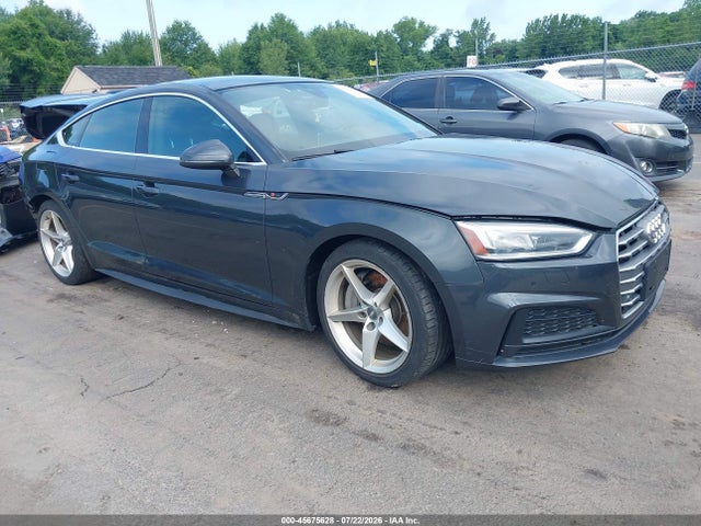 45675628 :رقم المزاد ، WAUENCF51JA060308 vin ، 2018 Audi A5 2.0t Premium مزاد بيع