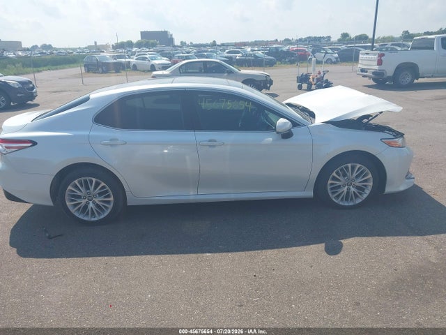 4T1B11HK3JU663957 Toyota CAMRY XLE