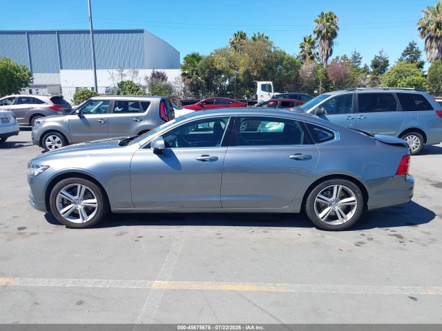 LVY982MK3JP025063 Volvo S90 T5 Momentum