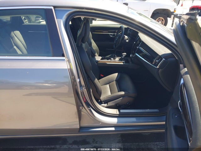 LVY982MK3JP025063 Volvo S90 T5 Momentum