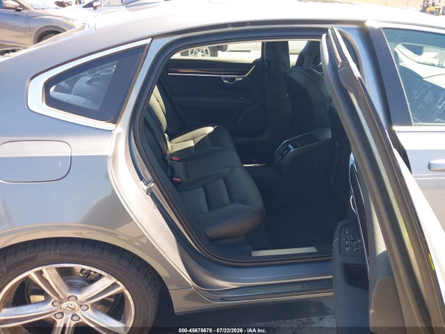 LVY982MK3JP025063 Volvo S90 T5 Momentum