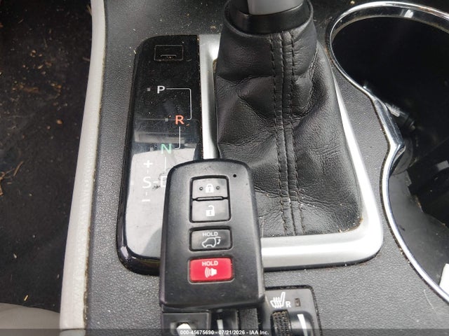 Продаж на аукціоні авто 2015 Toyota Highlander Xle V6, vin: 5TDKKRFH0FS092141, номер лоту: 45675690