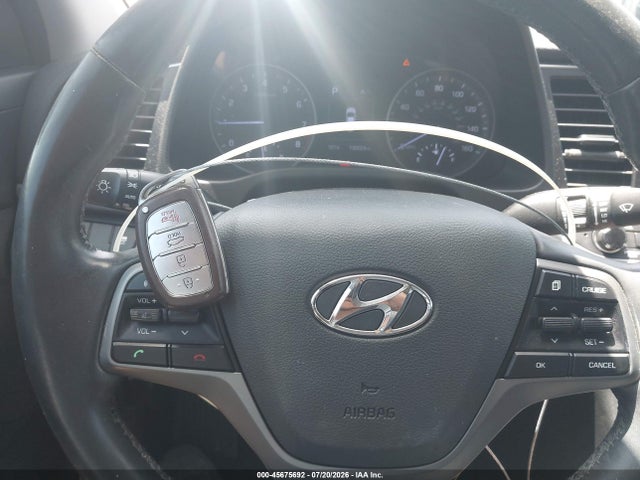 45675692 :رقم المزاد ، 5NPD84LF3HH181840 vin ، 2017 Hyundai Elantra Value Edition مزاد بيع