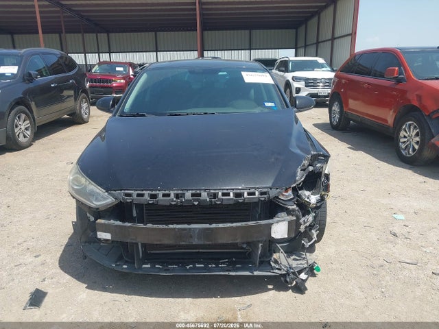 45675692 :رقم المزاد ، 5NPD84LF3HH181840 vin ، 2017 Hyundai Elantra Value Edition مزاد بيع