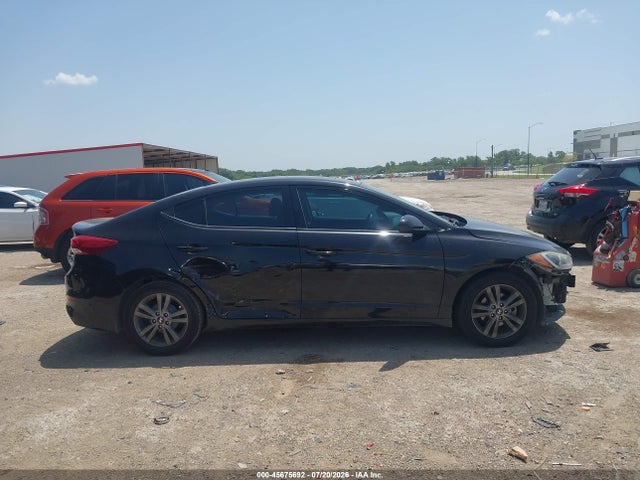 45675692 :رقم المزاد ، 5NPD84LF3HH181840 vin ، 2017 Hyundai Elantra Value Edition مزاد بيع