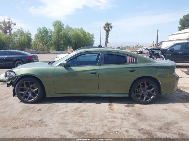 2C3CDXHG2JH221001 Dodge Charger Sxt Plus Rwd
