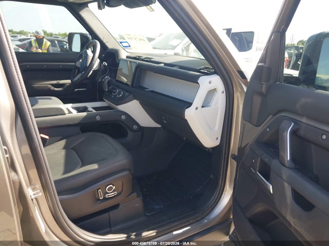 2025 Land Rover Defender 130 P400 X-dynamic Se მანქანა იყიდება აუქციონზე, vin: SALE2FEUXS2373142, აუქციონის ნომერი: 45675709