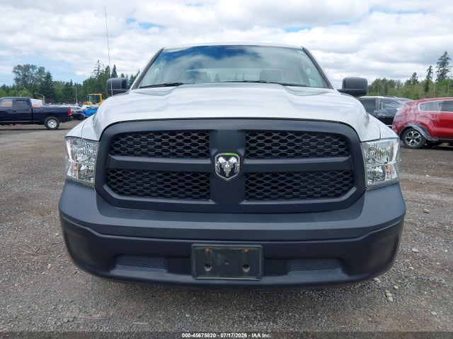 1C6RR6FGXJS322260 RAM 1500 Tradesman 4x2 6&#039;4 Box