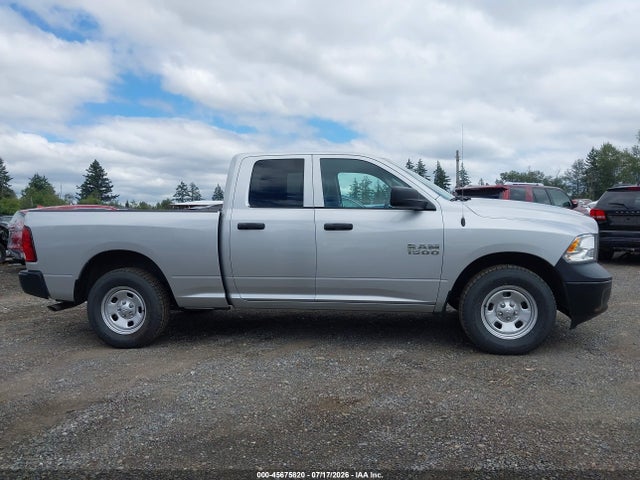 1C6RR6FGXJS322260 RAM 1500 Tradesman 4x2 6&#039;4 Box